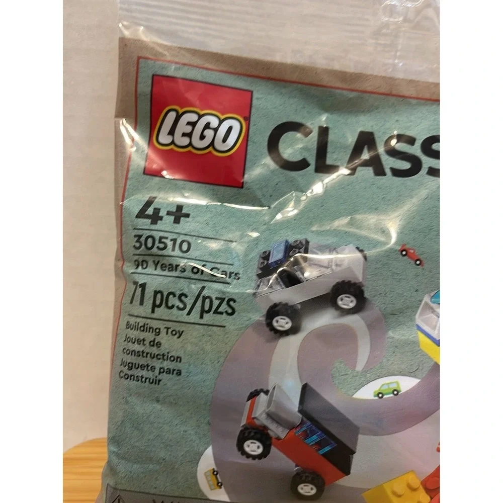 LEGO Classic:‎ 90 Years of Cars 30510 Yellow Surfer Van 71 pcs